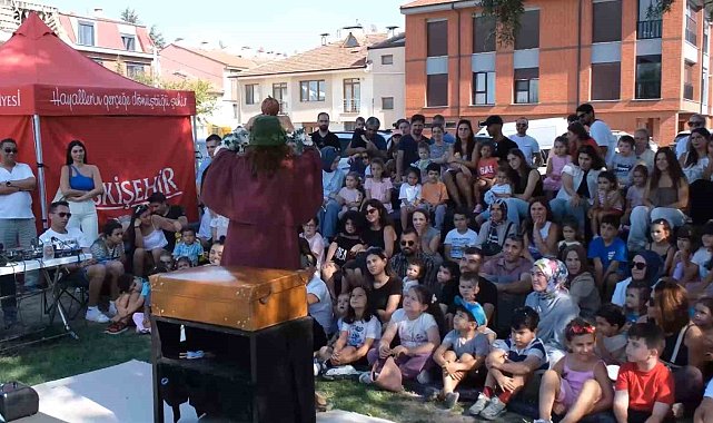 Uluslararası Eskişehir Porsuk Festivali 4'üncü gününde de coşkuyla sürdü