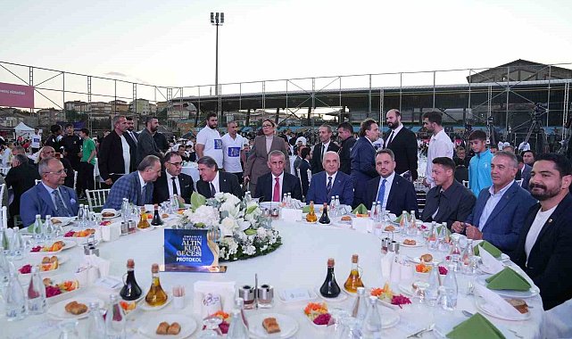 Ümraniye'nin şampiyonları, Altın Kupa Gecesi'nde ödüllendirildi