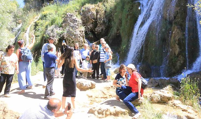 Üniversite öğrencilerinin gelmesiyle Girlevik Şelalesinde yoğunluk oluştu