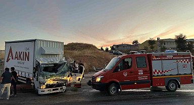 Uşak'ta itfaiye aracı ile kamyon çarpıştı: 1 ölü, 2 yaralı