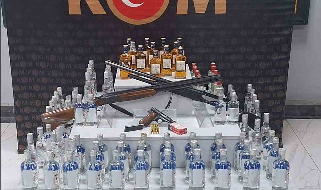 Uşak'ta kaçak alkol ve sigara operasyonu