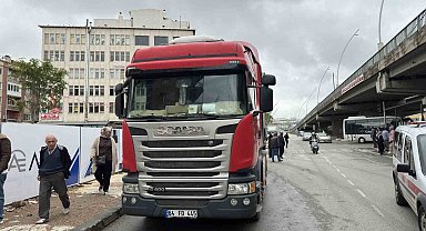 Uşak'ta tırın çarptığı yaya yaralandı