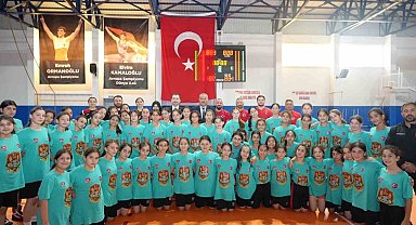 Üzümlü'de milli güreşçiler için gelişim kampı