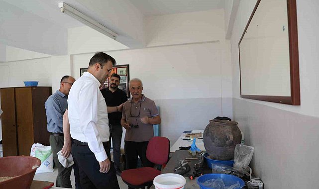Vali Akmeşe Kınık Höyük Kazı Alanını inceledi