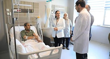 Vali Arslan Kıbrıs Gazisini hastanede ziyaret etti