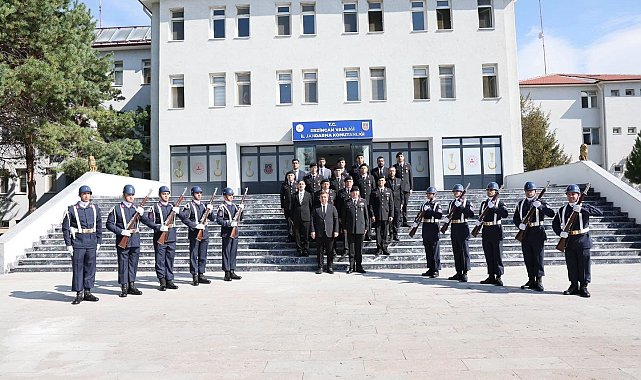 Vali Aydoğdu'dan İl Jandarma Komutanı Altundarak'a iade-i ziyaret