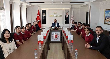 Vali Bozkurt öğrencilerle bir araya geldi