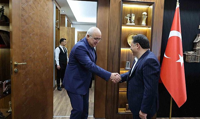 Vali Çiçek, GÖKTİM KartalAir Takımı Dünya Şampiyonlarını kabul etti