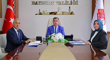 Vali Eldivan VKS üzerinden sosyal yardım toplantısına katıldı