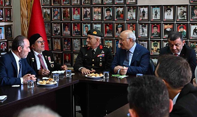 Vali Köşger: "Huzur ve refahı gazilerimize borçluyuz"