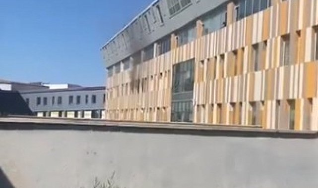 Van Eğitim ve Araştırma Hastanesinde korkutan duman