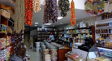 Van'da havanın soğumasıyla bitki çaylarına ilgi arttı