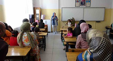 Van'da minik öğrenciler okul heyecanı yaşadı