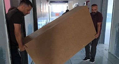 Van'da öğretmenler okulun yükünü birlikte omuzladı