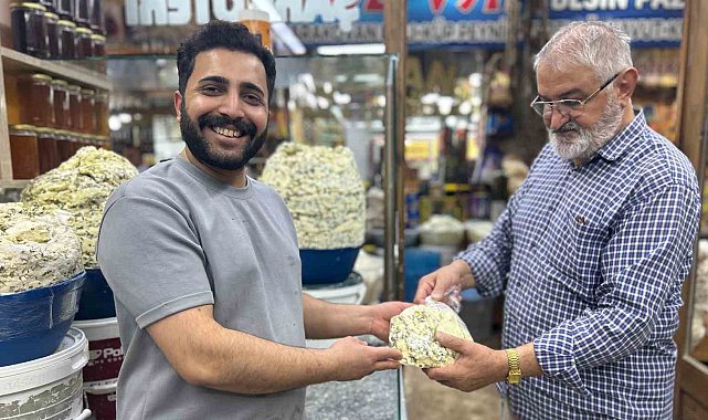 Van'ın meşhur otlu küp peyniri tezgâhlardaki yerini almaya başladı