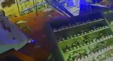 Veresiye tartışması iddiası: Kamyonuyla tekel bayisine böyle daldı