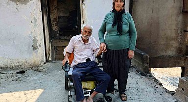 Yangında evleri küle dönen yaşlı çift: "Bütün hatıralarım yandı"