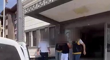 Yaralama ve öldürmeye teşebbüs suçlarından aranan şüpheli, 4 silahla yakalandı