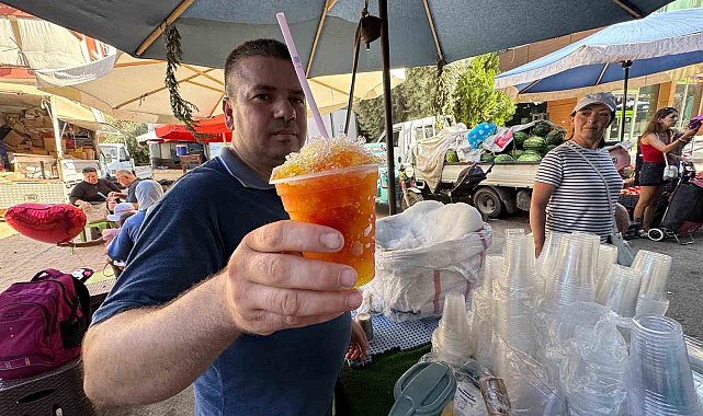 Yaz sıcağında ekmeğini kardan çıkarıyor: Toroslar'dan Antalya'ya kar mesaisi