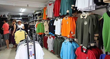 Yeni eğitim yılı öncesi Elazığ'da okul kıyafeti yoğunluğu
