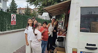 Yeni eğitim yılına tatlı başlangıç: Lokma dağıtıldı