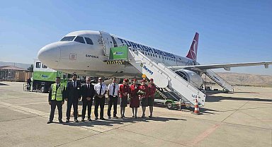 Yenilenen Siirt Havalimanı'na ilk yolcu uçağı indi