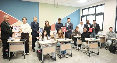 Yenişehir'de üniversite adaylarına 3 bin kitap desteği