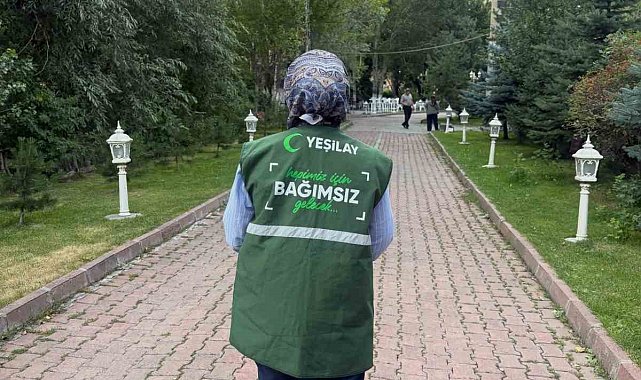 Yeşilay Kars'tan esnaflara bağımlılıkla mücadele bilgilendirmesi