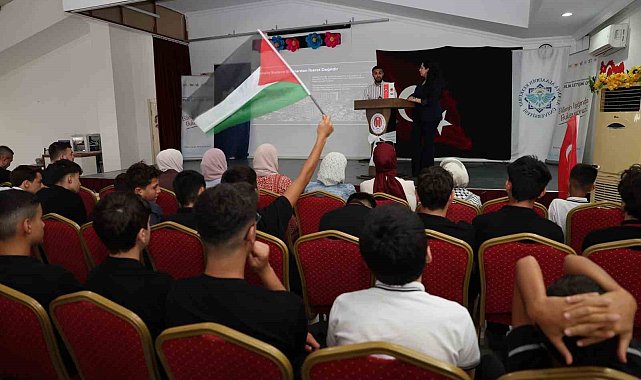 Yıkıntılar arasında bir eğitim mücadelesi: Gazzeli öğrenciler yaşadıklarını anlattı