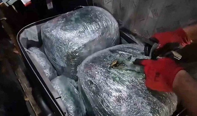 Yolcu otobüsünde 69 bin kişiyi zehirleyebilecek miktarda uyuşturucu ele geçirildi