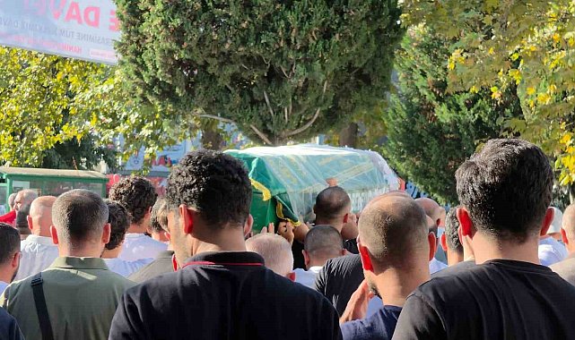 Yolun karşısına geçmek isterken canından olan genç kız son yolculuğuna uğurlandı