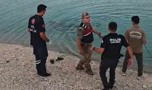 Yüzmek için girdiği Atatürk Barajında boğuldu