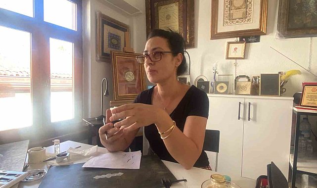 Yüzyıllardır sarayları süsleyen tezhip sanatı, altının incelikli zarafetiyle günümüzde de yaşatılıyor