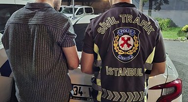 Zeytinburnu'nda yaya yolundan geçen adama saldıran sürücü yakalandı
