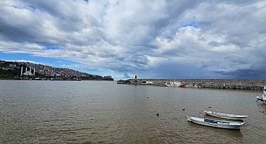 Zonguldak'ta liman çamura bulandı