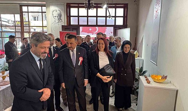 Zonguldak'ta şehit ve gazi yakınlarının seramik eserleri sergilendi
