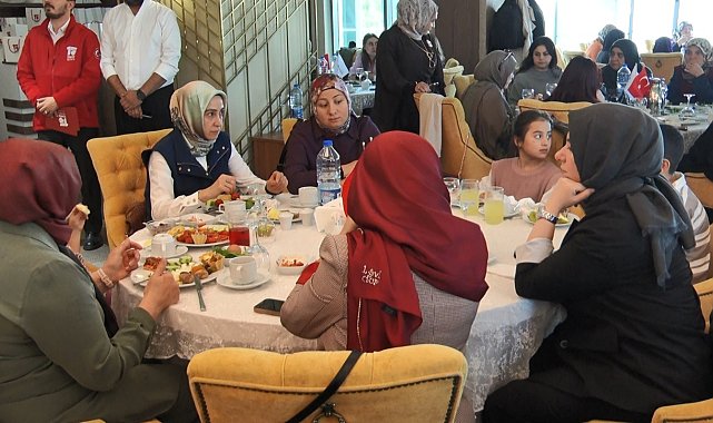 15 Temmuz şehitlerinin eşleri Ankara'da bir araya geldi