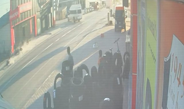 15 yaşındaki motosiklet sürücüsünün ağır yaralandığı kaza kamerada