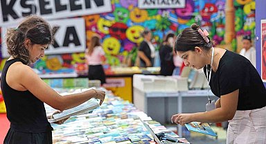 16. Antalya Kitap Fuarı kapılarını açtı