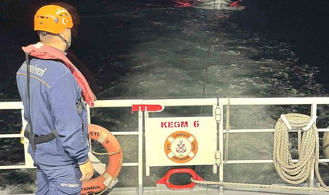 1915 Çanakkale Köprüsü önlerinde sürüklenen teknedeki 2 kişi kurtarıldı