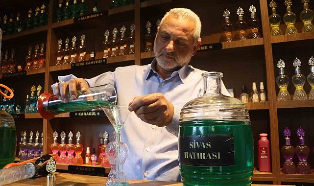 35 yıllık kolonya ustası Sivas kokan kolonya üretti