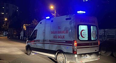 'Dur' ihtarına uymayan motosiklet polis memuruna çarptı