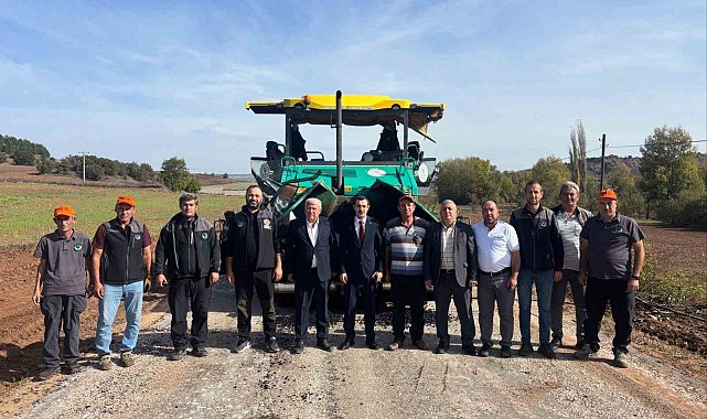 4 kilometrelik köy yolu sıcak asfalta kavuşuyor
