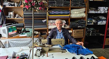 60 yıldır geleneksel terzicilikten ödün vermeden mesleğini icra ediyor