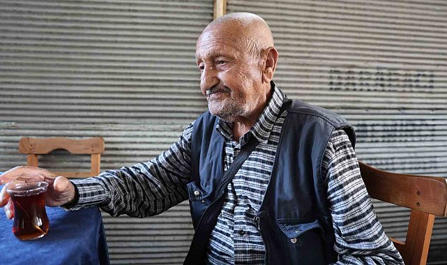86 yaşında, her gün 8 kilometre yürüyor