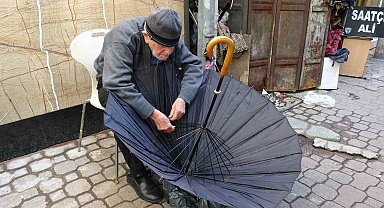 97 yıllık ömür, 70 yıllık ustalık: Şemsiyelere ikinci bahar