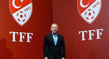 A Milli Futbol Takımı Teknik Direktörü Sergen Yalçın: "Halkımızın milli takımın peşinde tekrar koşmasını sağlayacağız"