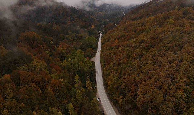 Abant yolunda sonbahar güzelliği dronla görüntülendi