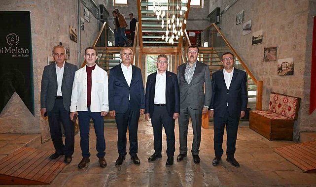 Abdullah Güler'den Bi Mekan Müze Kafe'ye övgü: "Çok güzel bir yer olmuş"