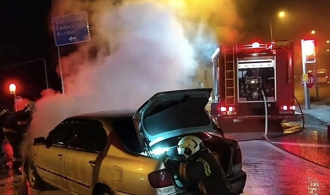 Acıpayam'da araç yangını korkuttu